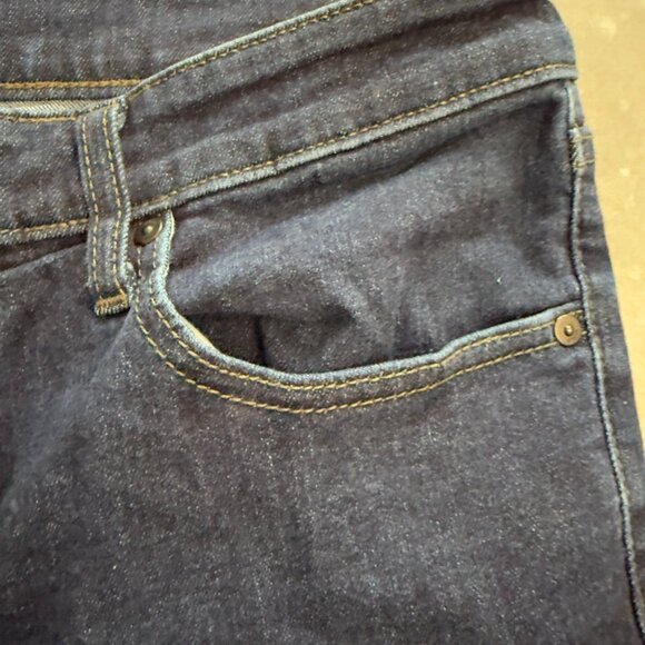 UNIQLO Dark Wash Straight Fit Jeans - Size 33 - Picture 7 of 13